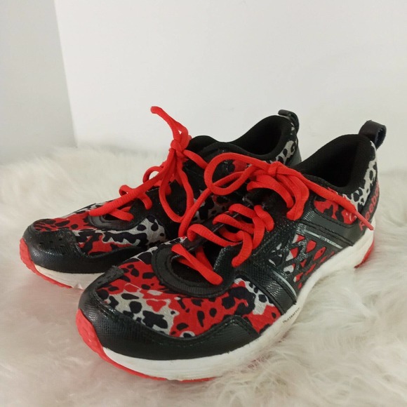 Reebok Fit Frame Training Sneaker Size 3 Shoe Black Red Silver - Picture 1 of 4